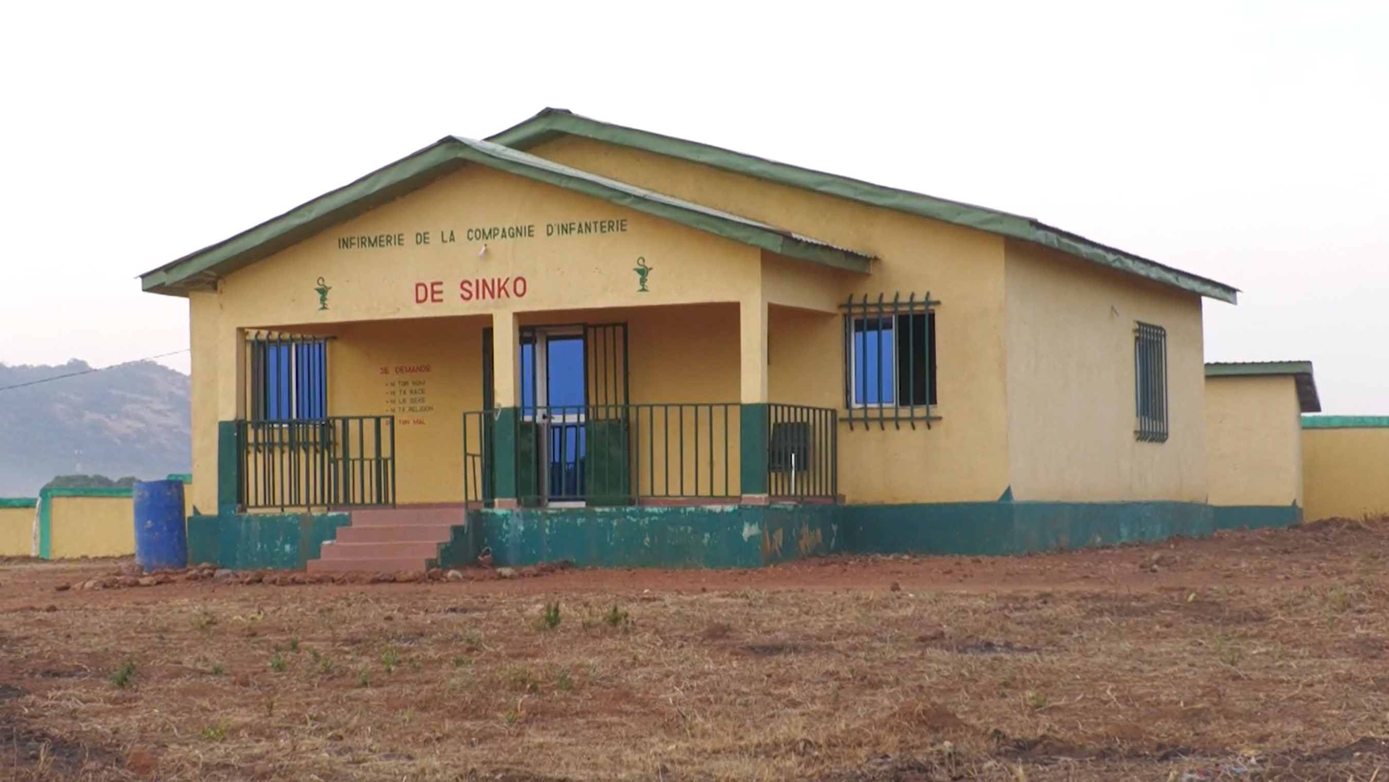 Tournée d&rsquo;évaluation des structures sanitaires militaires.Étapes de la troisième région et de la quatrième région