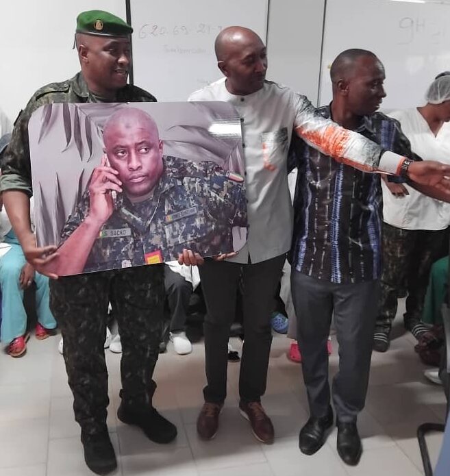 Cérémonie d&rsquo;hommage au Capitaine Mohamed Lamine Sadou SACKO, Médecin-chef du CMCA du BICC à l&rsquo;occasion de son passage au grade de Maitre Assistant à la faculté des sciences et techniques de santé en Guinée